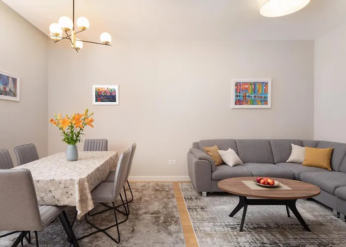 Deluxe Apartment Split