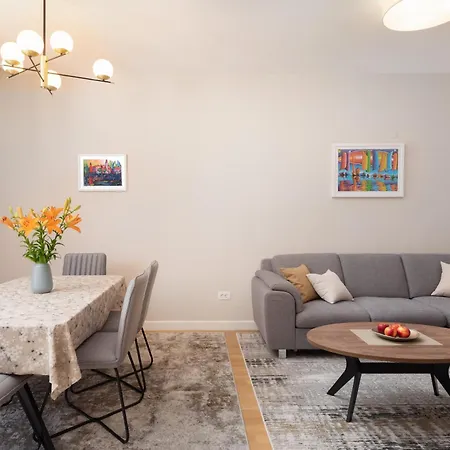 Deluxe Apartment Split